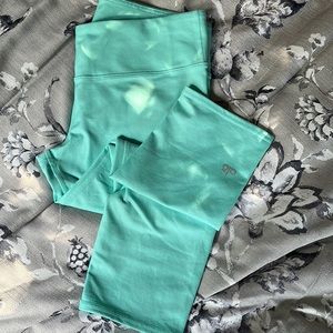 Alo Yoga Capri Leggings